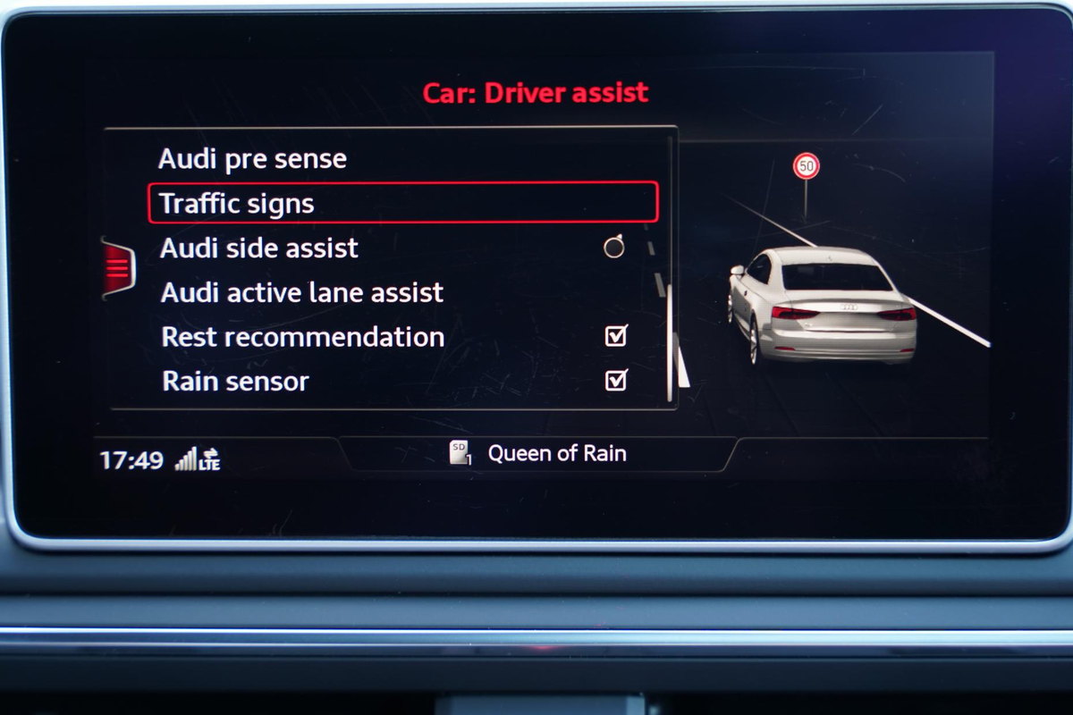 Ассистенты: pre sense, side assist, lane assist